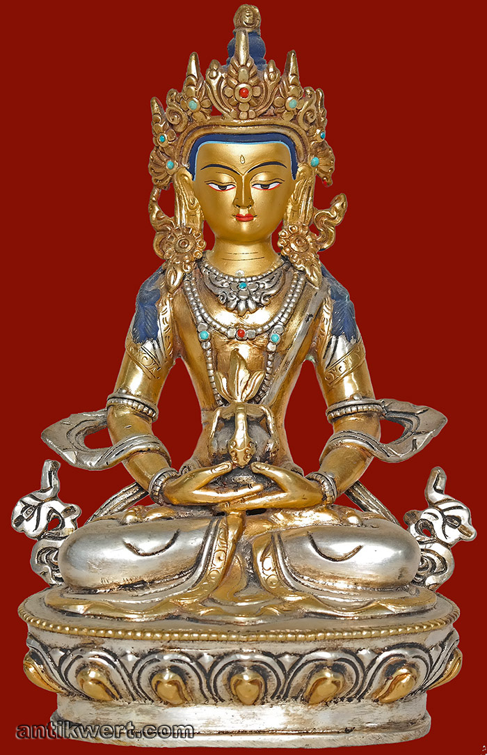 Aparamita aus der verlorenen Form, vergoldet, versilbert und mit Halbedelsteinen besetzt aus Nepal