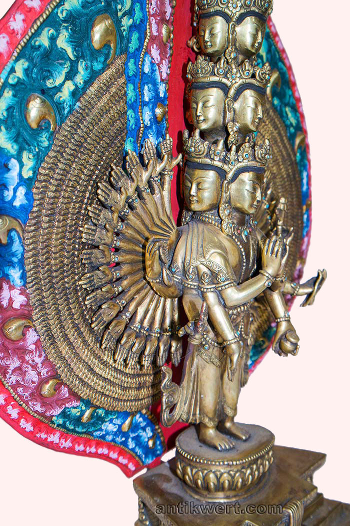 Avalokiteshvara-Sahasrabuja-stehend-222 hier Seitenansicht 2