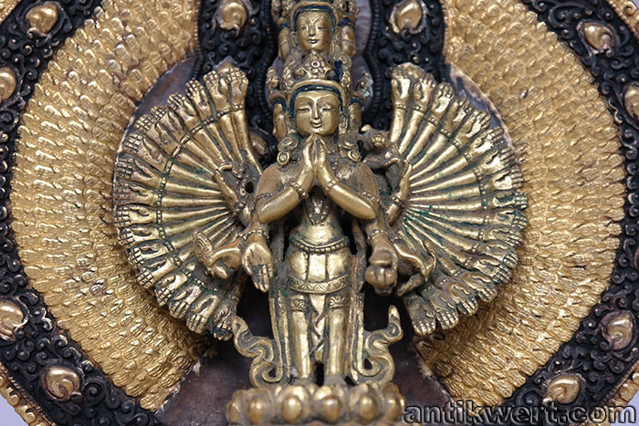 Avalokiteshvara-Sahasrabuja-vergoldet-224 Detailansicht